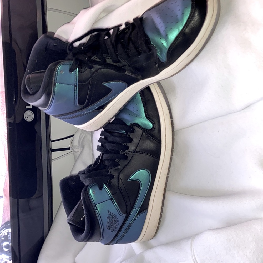air Jordan 1s brand new . used once.